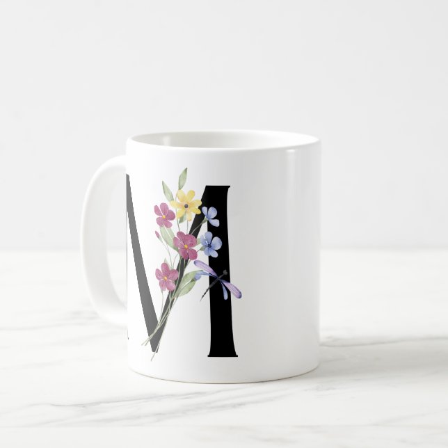 Caneca De Café Letra M com flores (Frente Esquerda)