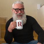 Caneca De Café Letra Vermelha Escura Personalizada Mono Inicial<br><div class="desc">Faça sua própria caneca de café de 15 oz com qualquer letra, número inicial ou número que quiser em vermelho escuro. Basta clicar para personalizar o modelo e digitar o que você quiser na caixa de texto personalizada onde você vê a letra de marcador de posição "R". Estes fazem um...</div>