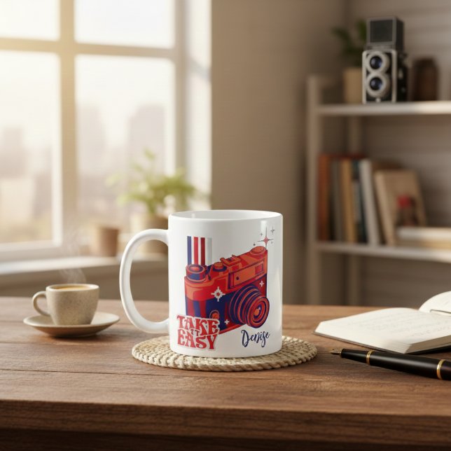 Caneca De Café Leve a câmara retrô fácil (A cozy retro vibe for every photographer—your new favorite camera mug.)
