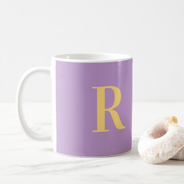 Caneca De Café Lilac Roxo Moderno Monograma (Com Donut)