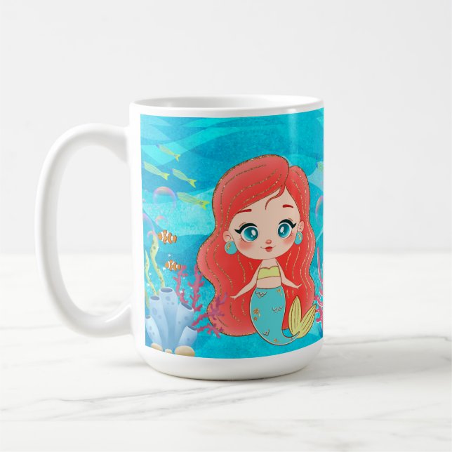 Caneca De Café Linda sereia do CABELO VERMELHO tocando no mar (Esquerda)
