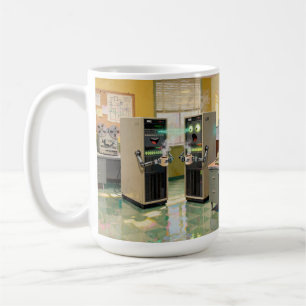 Caneca De Café “Linguagem de Máquina” - Tecnologia Humorística