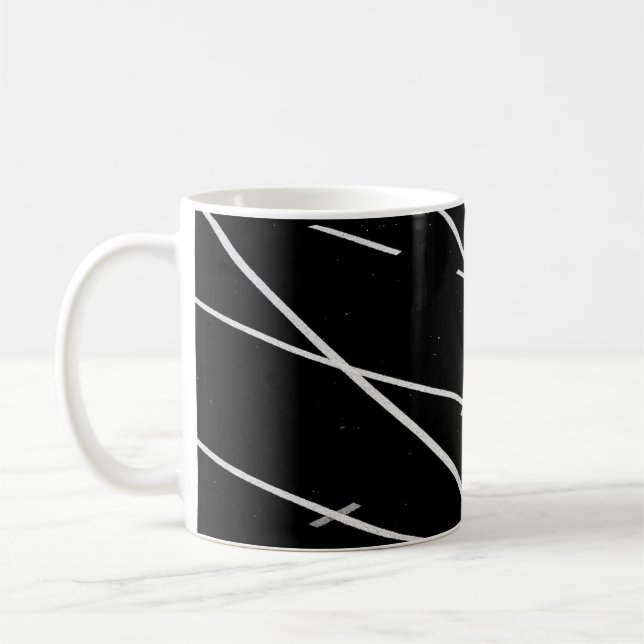 CANECA DE CAFÉ LINHAS BRANCAS NO CAMPO DE RASTREIO (Esquerda)