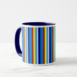 Caneca de café listrada retrô