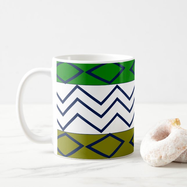Caneca De Café Listras Geométricas de Chevron Verde (Com Donut)