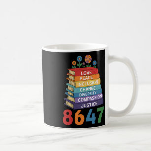 Caneca De Café Livros Empilhados Coloridos Para Mudança Anti Trum