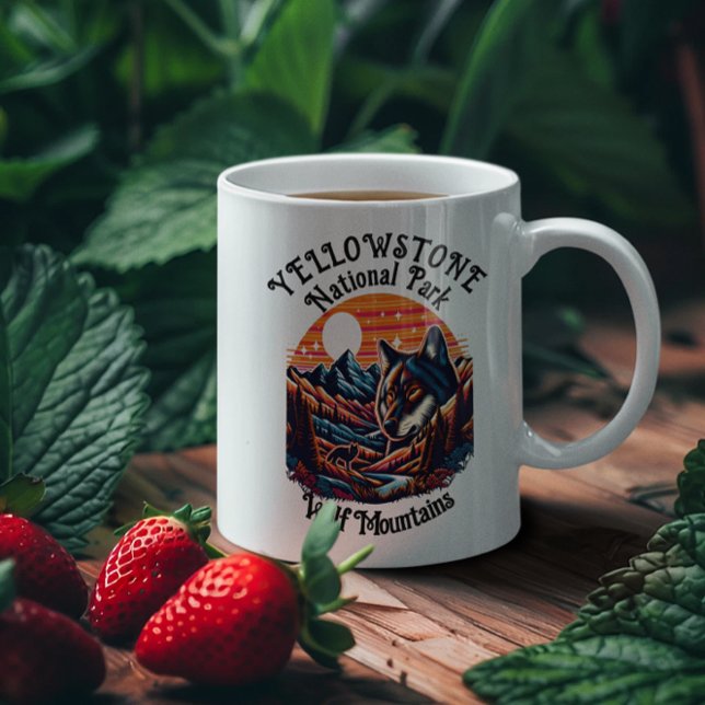 Caneca De Café Lobo Majestoso Com Montanheira (Criador carregado)