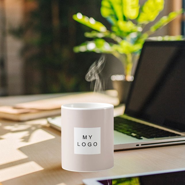 Caneca De Café Logotipo comercial bege (Criador carregado)