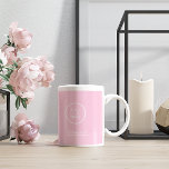 Caneca De Café Logotipo comercial | Rosa Profissional Moderno<br><div class="desc">Um elegante modelo de uma xícara de papel comercial personalizada em um estilo moderno minimalista que pode ser facilmente atualizado com o logotipo da sua empresa e o slogan ou informações da sua empresa. Se você precisar de ajuda para personalizar este produto, entre em contato comigo usando o botão de...</div>