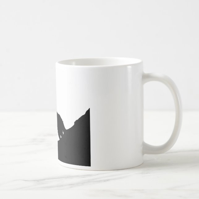 Caneca De Café Lone Wolf em pé em um morro (Direita)