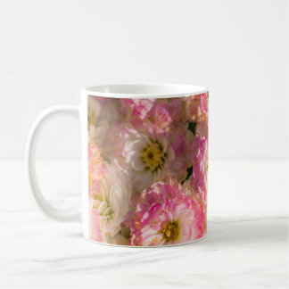 CANECA DE CAFÉ LOT DE FLOR PETALADO BRANCO E PINCO