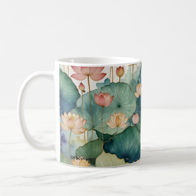 Caneca De Café Lotus Garden Floral Mug de DAKimage (Esquerda)