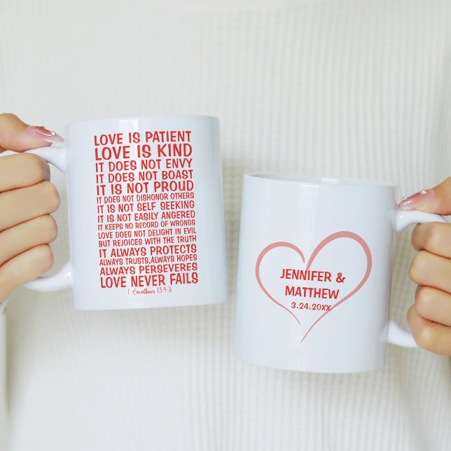 Caneca De Café Love Never Fails Personalized (Criador carregado)