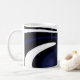 Caneca De Café Lua azul: Abstrato azul, branco e preto (Com Donut)