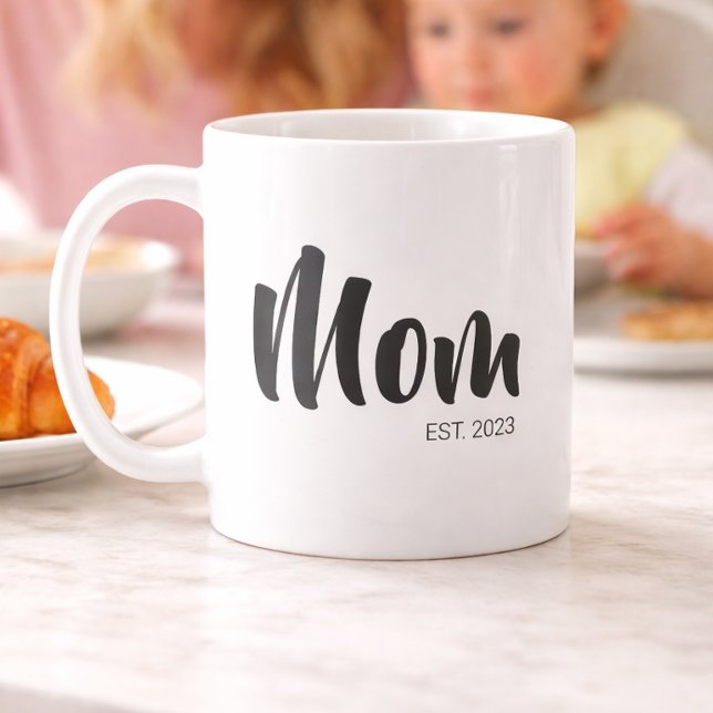 Caneca De Café Mãe Estabelecida Nova Mãe Presente (Mom Established Simple Typography Mug)