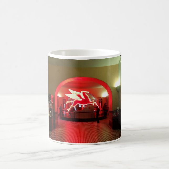 Caneca De Café Magnólia velha Pegasus na entrada vermelha velha (Centro)