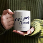 Caneca De Café Mahjong Queen Personagem Nome Engraçado Humor<br><div class="desc">Celebre o seu amor por mahjong com esta linda caneca de café "Mahjong Queen", totalmente personalizável com o seu nome! Quer você esteja bebendo café durante um jogo ou apenas mostrando sua proeza Mahjong, esta caneca é perfeita para todos os amantes de Mahjong. A design divertida e humorada declara seu...</div>