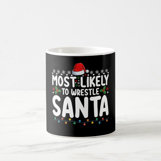 Caneca De Café Mais Provável Para Lutar Com Papais noeis De Natal (Centro)