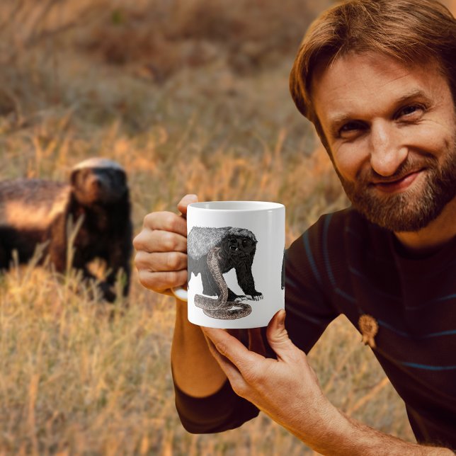 Caneca De Café Mal-doido Badger atacando a arte Cobra (Honey badger verses snake illustration coffee mug badass crazy wild animal art)