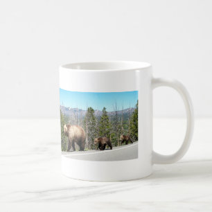 Caneca De Café Mama e Cubs selvagens do urso de urso em