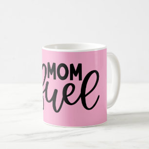 Caneca De Café Mamãe alimenta uma versão rosa engraçada