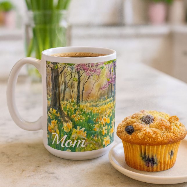 Caneca De Café Mamãe Narcisos em Flor na Primavera  (Mom’s forest mug with daffodils a warm, nature-inspired gift for spring mornings and Mother’s Day.)