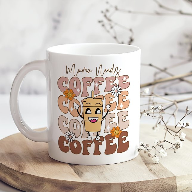 Caneca De Café "Mamãe Precisa De Café" Retro Funny Pastel Floral ("Mama Needs Coffee" Retro Funny Pastel Floral Coffee Mug on a boho kitchen table with tiny flowers)