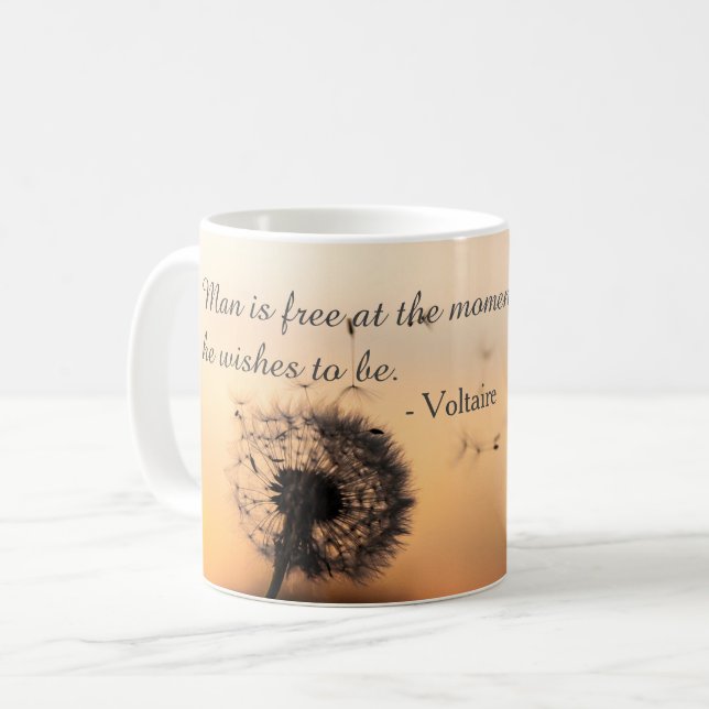 Caneca De Café Man is Free Voltaire Quote (Frente Esquerda)