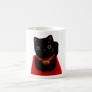 Caneca De Café Maneki preto Neko em um tapete vermelho