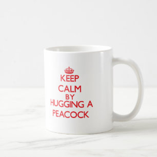 Caneca De Café Mantenha a calma abraçando um pavão