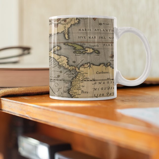 Caneca De Café Mapa Antiquado das Américas (Criador carregado)