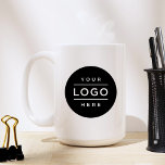 Caneca De Café Marca do logotipo comercial personalizado<br><div class="desc">A caneca de café personalizada de duas faces apresenta o design de logotipo profissional que pode ser personalizado. Basta adicionar o logotipo da sua empresa ao espaço de imagem preto redondo espaço reservado.</div>