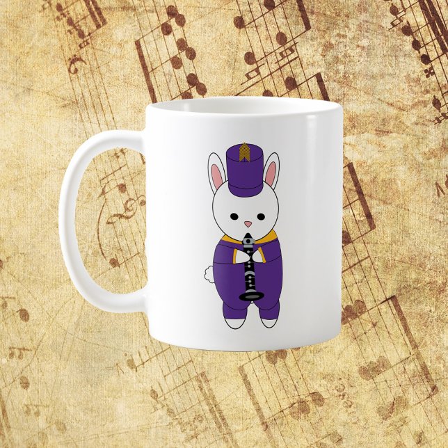 Caneca De Café Marcha Clarinet Rabbit Banda Púrpura Amarelo (A mug featuring a clarinet playing bunny rabbit in a purple & yellow marching band uniform)