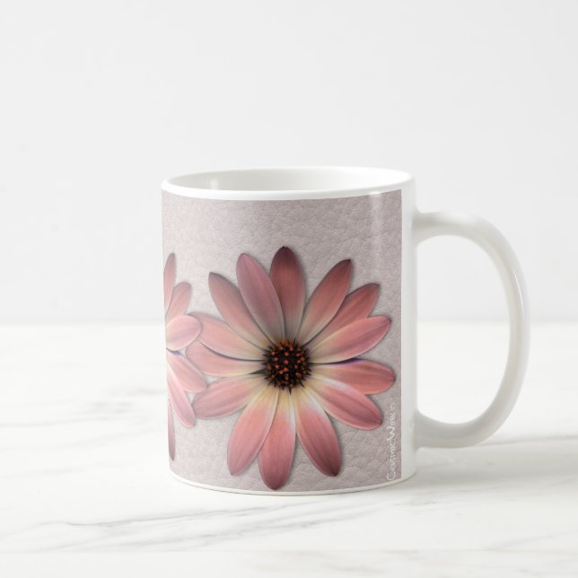 Caneca De Café Margarida Rosa - Imagem de Fundo com Textura de Co (Direita)