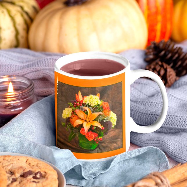 Caneca De Café Marigolds, Hydrangea, Lily Autumn Floral (Enjoy your favorite Autumn beverage in this Autumn Floral mug.  )