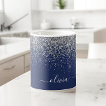 Caneca De Café Marinho de prata Blue Glitter Girly Monographic No<br><div class="desc">Silver e Marinho Blue Sparkle Glitter escovado Monograma de Metal e Copo Inicial de Café ou Mug. Isto faz o doce e perfeito aniversário de 16 anos,  casamento,  chá de panela,  aniversário,  chá de fraldas ou festa de solteira presente para alguém que ama luxo de luxo e estilos quíticos.</div>