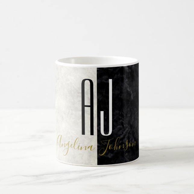 Caneca De Café Mármore Preto e Branco Monograma Inicial Simples (Centro)