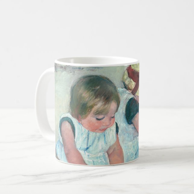 Caneca De Café Mary Cassatt - Crianças Brincando na Praia (Frente Esquerda)