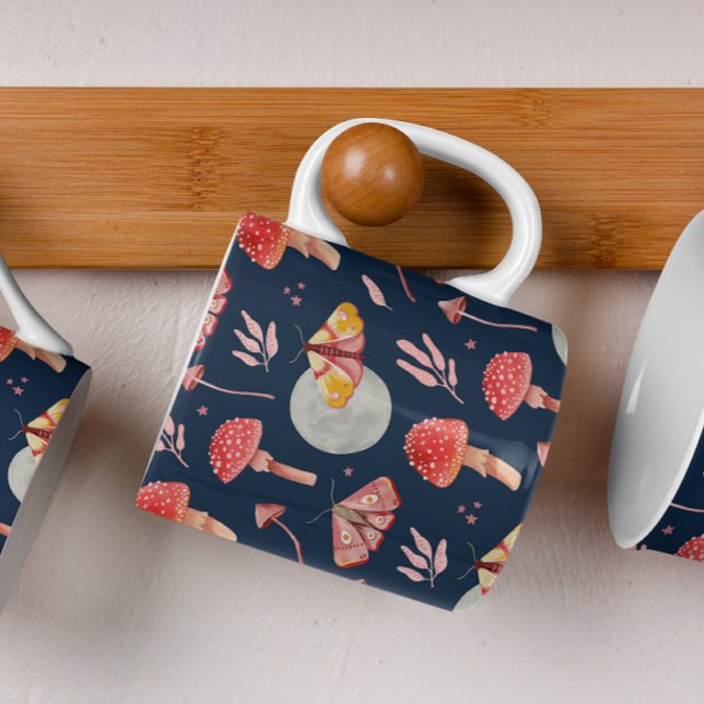 Caneca De Café Matemática mágica e padrão de cogumelos. Noite de  (Criador carregado)