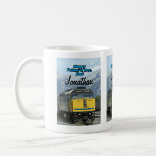 Caneca De Café Mecanismo de Comboio Ferroviário Amarelo Dia de os