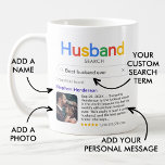 Caneca De Café Melhor Marido Engraçado Resultados De Busca Com Fo<br><div class="desc">Esta engraçada e moderna caneca de "Busca do Marido" é a mistura perfeita de humor e amor, projetada para iluminar o dia do seu marido. Com um logotipo lúdico de "Busca do Marido", é como se sua amada esposa tivesse tocado nas cartas como o "Melhor Marido de Todos". O resultado...</div>
