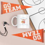 Caneca De Café Melhor treinador nunca | Foto do treinador de basq<br><div class="desc">Presente perfeito para seu treinador no final da temporada. Mostre ao seu treinador o quanto você os aprecia e diga Obrigado com esta caneca personalizada. Projetado para um treinador de basquete. Celebrar uma temporada de excelente com um treinador excelente dando-lhes este obrigado de treinador que você fez! Outros temas estão...</div>