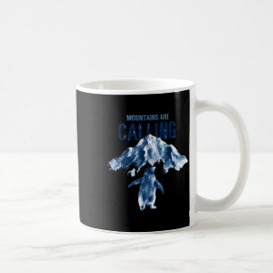 Caneca De Café Meme engraçado de pinguim as montanhas estão chama