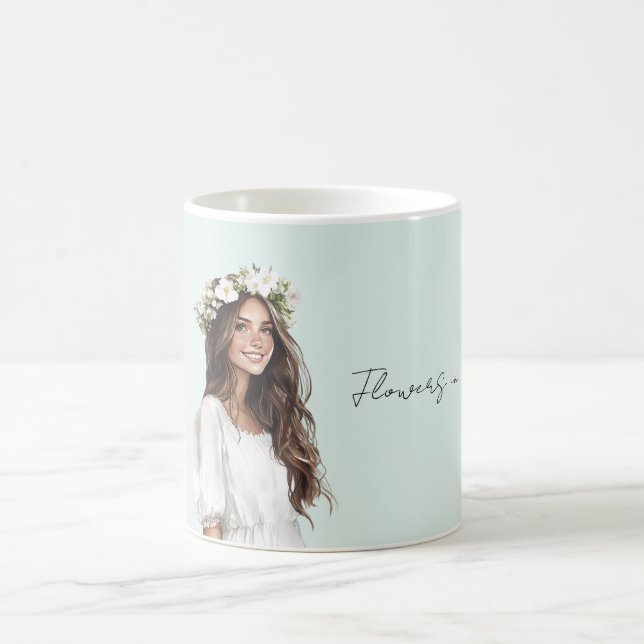Caneca De Café Menina com Flores Brancas de Hortelã no Cabelo (Centro)