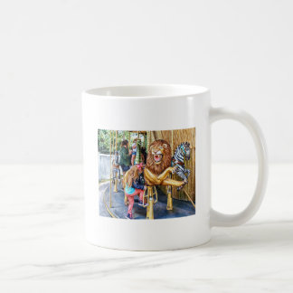Caneca De Café Menina entrando no carrossel