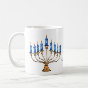 Caneca De Café Menorah com as velas queimadas Feliz Hanukkah