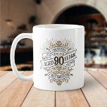 Caneca De Café Mens Funny Whiskey 90 Birthday<br><div class="desc">Celebre o grande 9-0 com estilo e humor com este design de aniversário inspirado no rótulo de uísque vintage. A tipografia negra, dourada e branca é ornamentado e elegante, dando-lhe um toque clássico de retrô-safra. Perfeito para o homem (ou para a mulher!) na sua vida que ama o seu uísque,...</div>