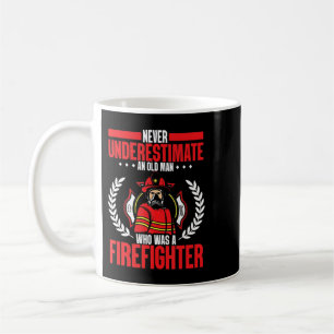 Caneca De Café Mens Recansado nunca subestima um velho que foi