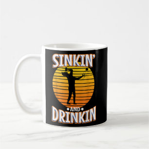 Caneca De Café Mens Sinkin e bebendo o buraco