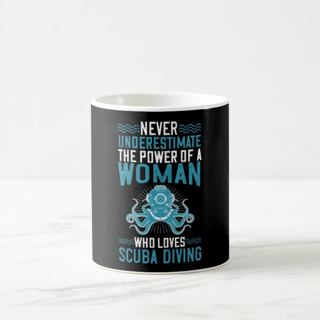 Caneca De Café Mergulho - Nunca Subestimar A Mulher Divina (Centro)